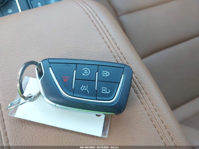 45810850 :رقم المزاد ، 1GYFZCR42SF113854 vin ، 2025 Cadillac Xt4 Fwd Premium Luxury مزاد بيع