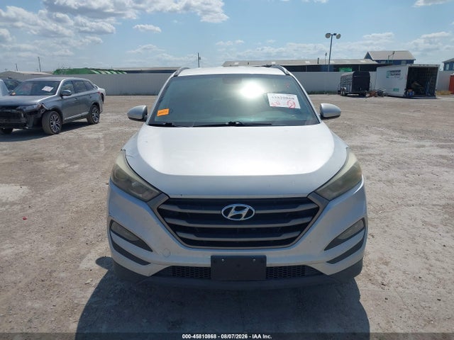Продаж на аукціоні авто 2016 Hyundai Tucson Se, vin: KM8J33A44GU184033, номер лоту: 45810868