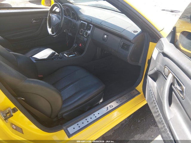 45811128 :رقم المزاد ، WDBKK65F51F191639 vin ، 2001 Mercedes-benz Slk 320 مزاد بيع