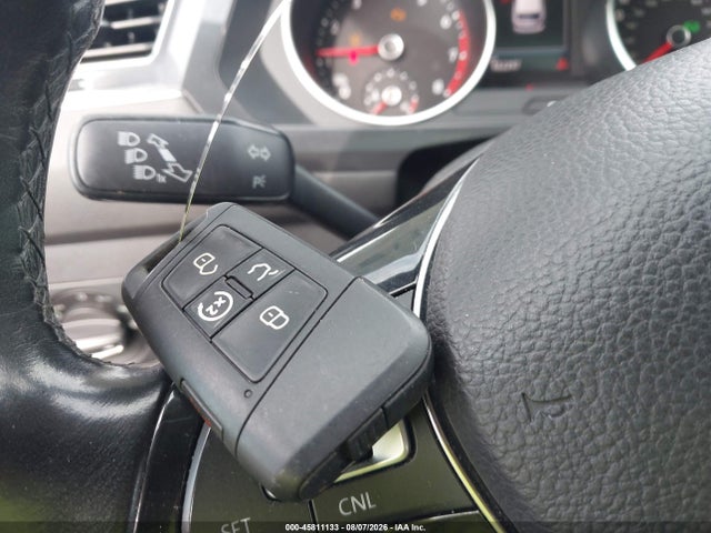 45811133 :رقم المزاد ، 3VV2B7AX9JM073973 vin ، 2018 Volkswagen Tiguan 2.0t Se/2.0t Sel مزاد بيع