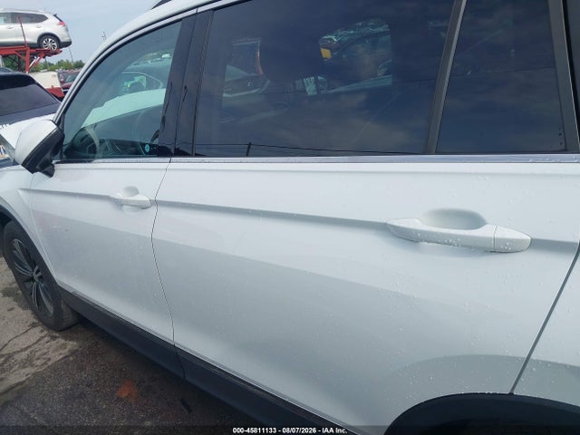 45811133 :رقم المزاد ، 3VV2B7AX9JM073973 vin ، 2018 Volkswagen Tiguan 2.0t Se/2.0t Sel مزاد بيع