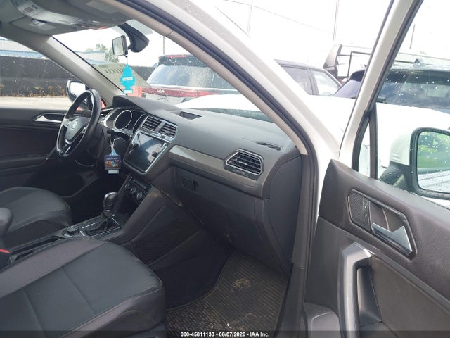 45811133 :رقم المزاد ، 3VV2B7AX9JM073973 vin ، 2018 Volkswagen Tiguan 2.0t Se/2.0t Sel مزاد بيع