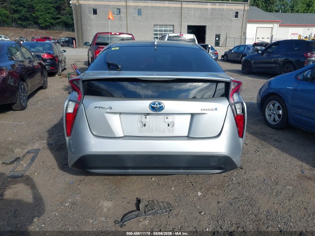 Toyota Prius Two 2017 JTDKBRFU6H3035945 Image 16