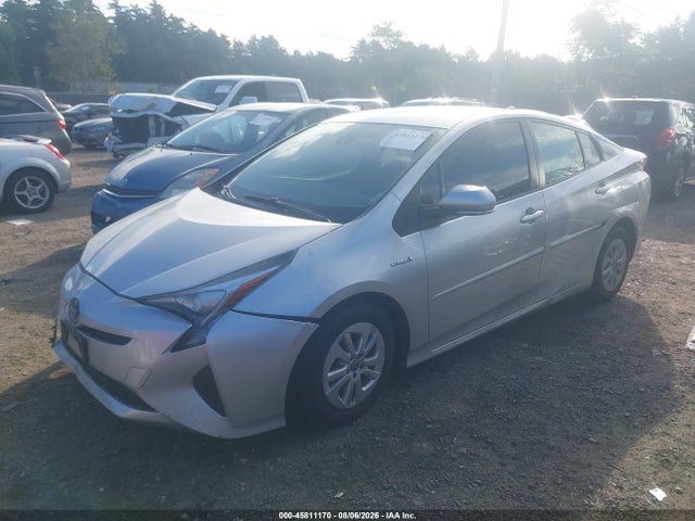 Toyota Prius Two 2017 JTDKBRFU6H3035945 Image 2