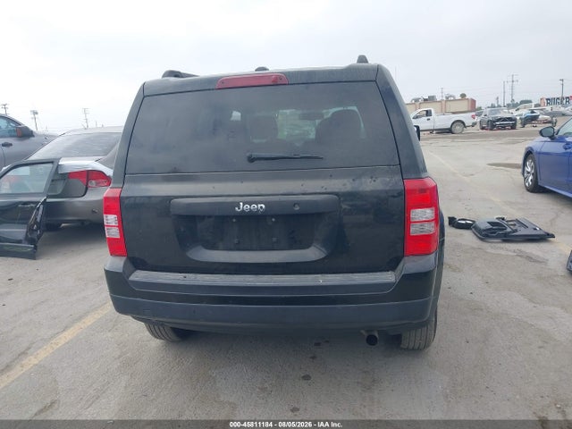 1C4NJPBB5GD808163 Jeep Patriot Sport