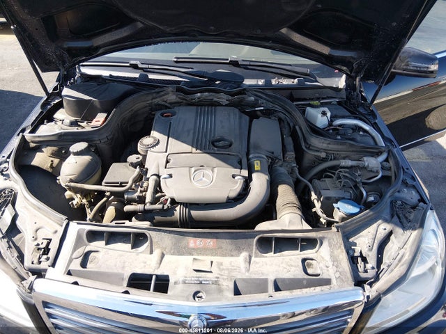 45811201 :رقم المزاد ، WDDGF4HB2EA952760 vin ، 2014 Mercedes-benz C 250 Luxury مزاد بيع