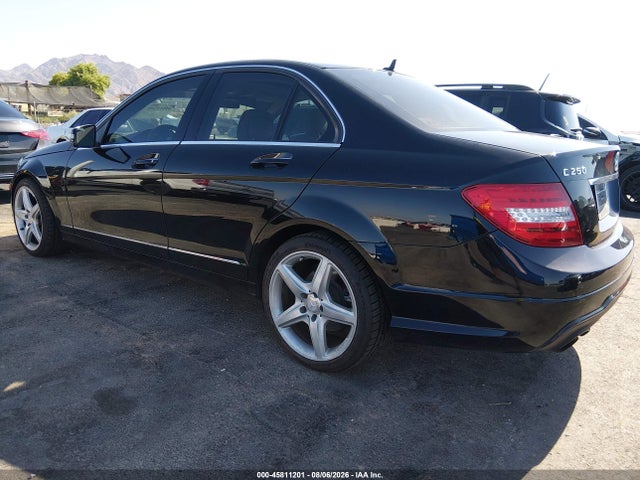 45811201 :رقم المزاد ، WDDGF4HB2EA952760 vin ، 2014 Mercedes-benz C 250 Luxury مزاد بيع