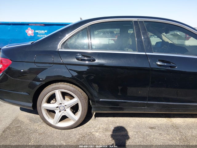 45811201 :رقم المزاد ، WDDGF4HB2EA952760 vin ، 2014 Mercedes-benz C 250 Luxury مزاد بيع