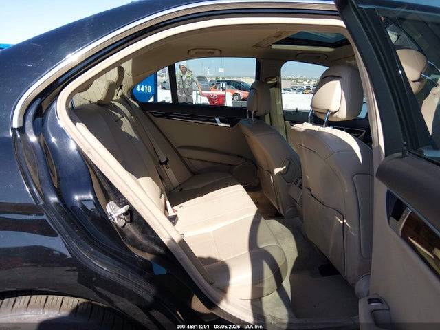 45811201 :رقم المزاد ، WDDGF4HB2EA952760 vin ، 2014 Mercedes-benz C 250 Luxury مزاد بيع