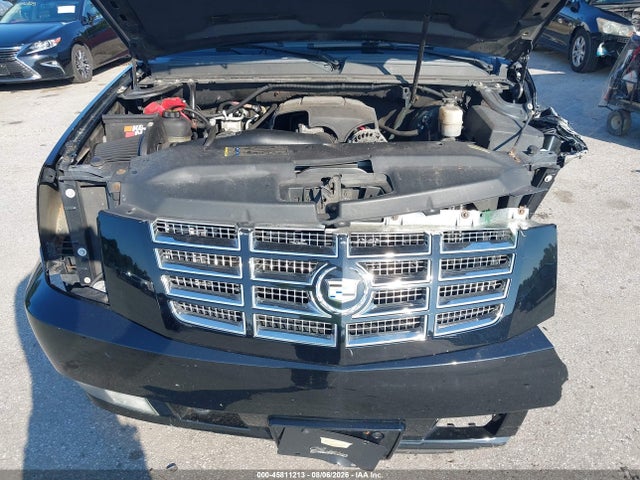 2011 Cadillac Escalade Esv Premium მანქანა იყიდება აუქციონზე, vin: 1GYS4JEF4BR132851, აუქციონის ნომერი: 45811213