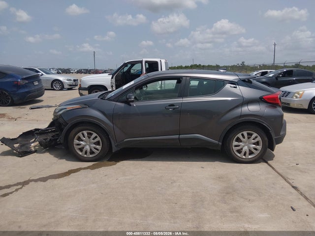 JTNKHMBX7L1090762 Toyota C-HR LE