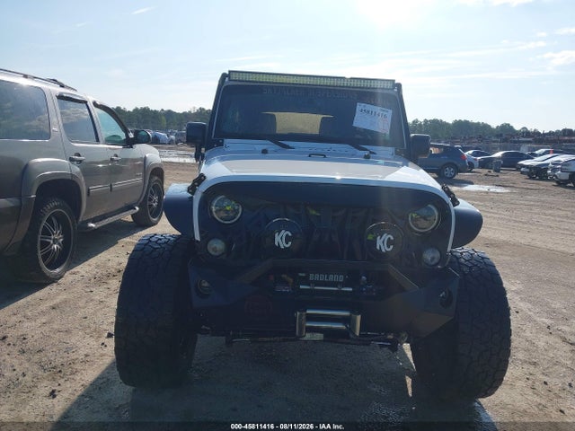 1C4BJWDG4JL828942 Jeep Wrangler Jk Unlimited Sport S 4x4