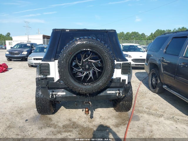 1C4BJWDG4JL828942 Jeep Wrangler Jk Unlimited Sport S 4x4