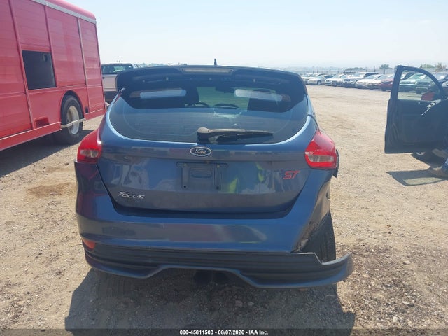 45811503 :رقم المزاد ، 1FADP3L98JL331438 vin ، 2018 Ford Focus St مزاد بيع