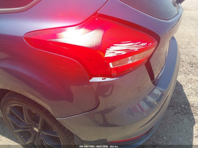 45811503 :رقم المزاد ، 1FADP3L98JL331438 vin ، 2018 Ford Focus St مزاد بيع