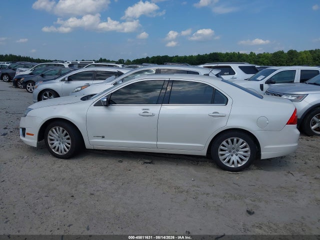 2010 Ford Fusion Hybrid მანქანა იყიდება აუქციონზე, vin: 3FADP0L3XAR179075, აუქციონის ნომერი: 45811631