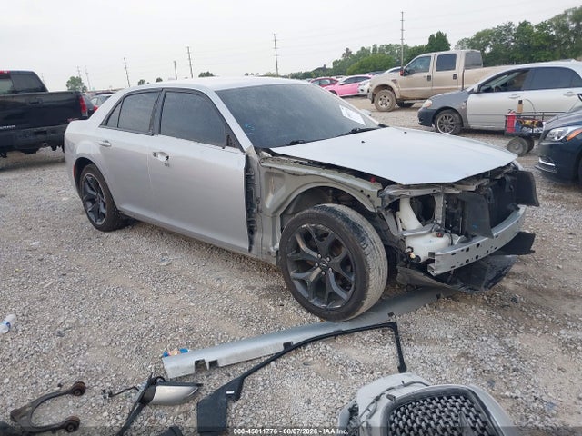 2021 Chrysler 300 300s მანქანა იყიდება აუქციონზე, vin: 2C3CCABG1MH524025, აუქციონის ნომერი: 45811776