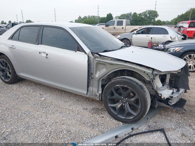 45811776 :رقم المزاد ، 2C3CCABG1MH524025 vin ، 2021 Chrysler 300 300s مزاد بيع