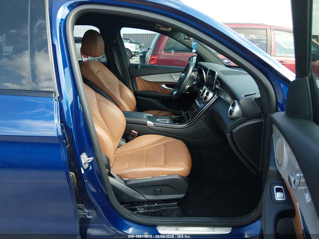45811813 :رقم المزاد ، W1N0G8DB1MV283399 vin ، 2021 Mercedes-benz Glc 300 Suv مزاد بيع