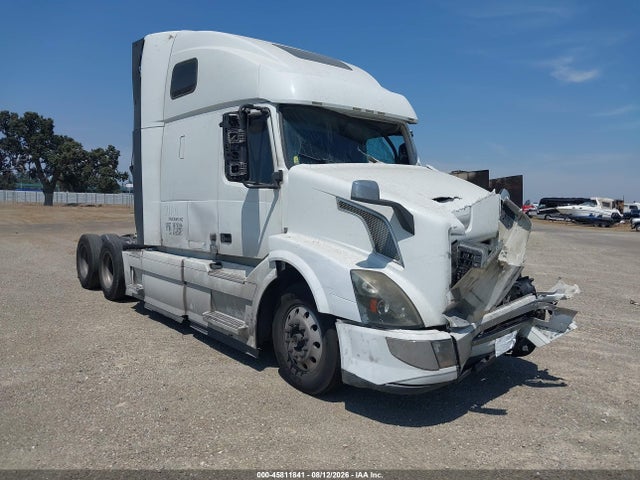 2017 Volvo Vnl მანქანა იყიდება აუქციონზე, vin: 4V4NC9EJ2HN990624, აუქციონის ნომერი: 45811841