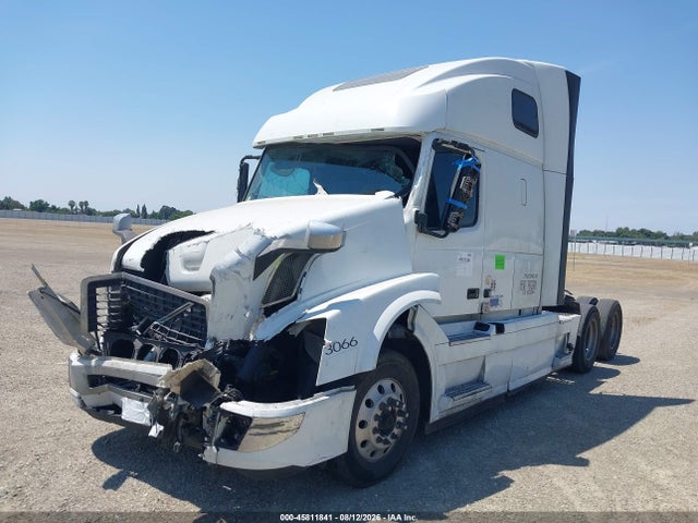 2017 Volvo Vnl მანქანა იყიდება აუქციონზე, vin: 4V4NC9EJ2HN990624, აუქციონის ნომერი: 45811841