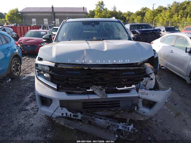 Продажа на аукционе авто 2025 Ford Expedition Platinum, vin: 1FMJU1M8XSEA02970, номер лота: 45811845