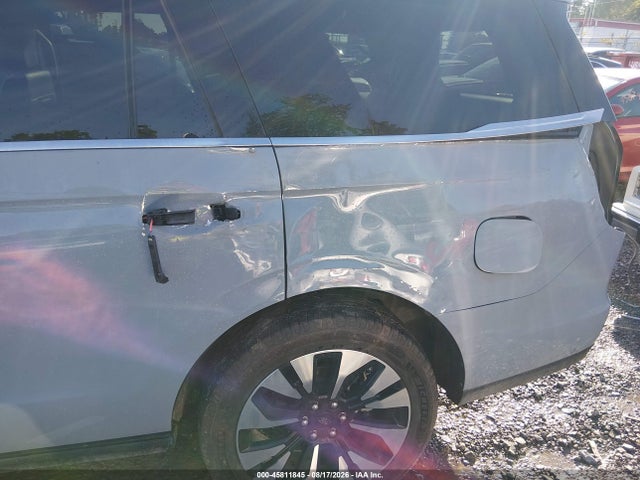 Продажа на аукционе авто 2025 Ford Expedition Platinum, vin: 1FMJU1M8XSEA02970, номер лота: 45811845