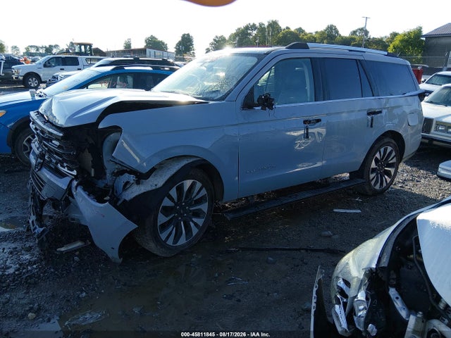 Продажа на аукционе авто 2025 Ford Expedition Platinum, vin: 1FMJU1M8XSEA02970, номер лота: 45811845