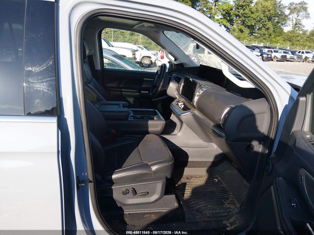 Продажа на аукционе авто 2025 Ford Expedition Platinum, vin: 1FMJU1M8XSEA02970, номер лота: 45811845