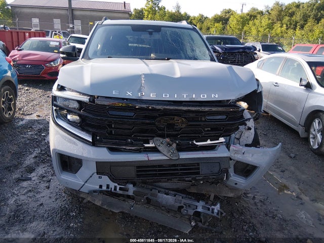 Продажа на аукционе авто 2025 Ford Expedition Platinum, vin: 1FMJU1M8XSEA02970, номер лота: 45811845