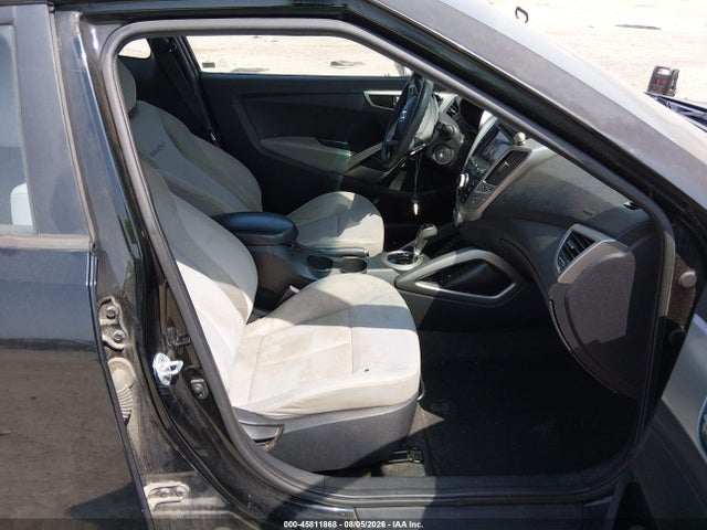 45811868 :رقم المزاد ، KMHTC6AD2DU090383 vin ، 2013 Hyundai Veloster Base W/gray مزاد بيع