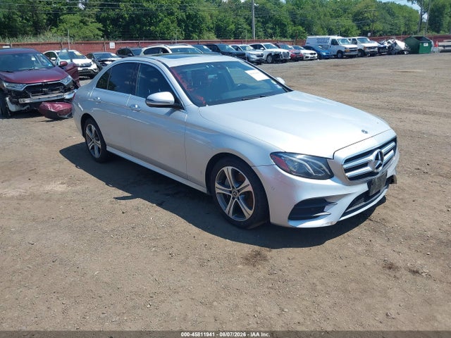 45811941 :رقم المزاد ، WDDZF4KB6HA233601 vin ، 2017 Mercedes-benz E 300 4matic مزاد بيع