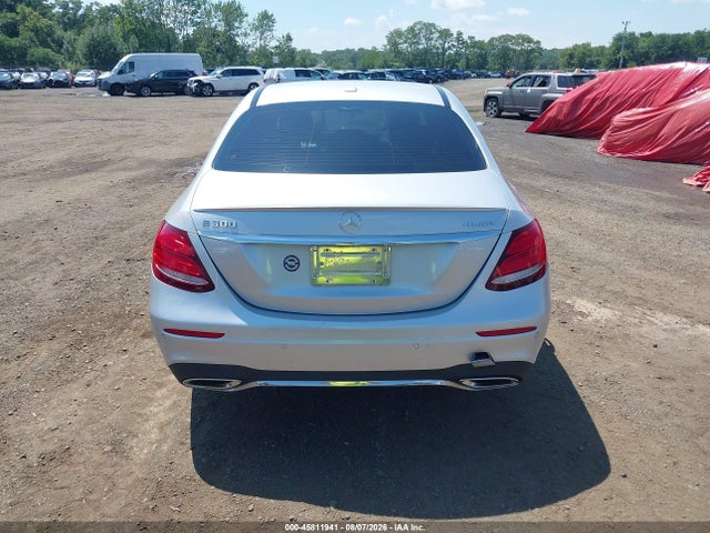 45811941 :رقم المزاد ، WDDZF4KB6HA233601 vin ، 2017 Mercedes-benz E 300 4matic مزاد بيع