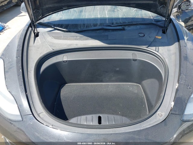 2018 Tesla Model 3 Long Range/mid Range მანქანა იყიდება აუქციონზე, vin: 5YJ3E1EA3JF151682, აუქციონის ნომერი: 45811980