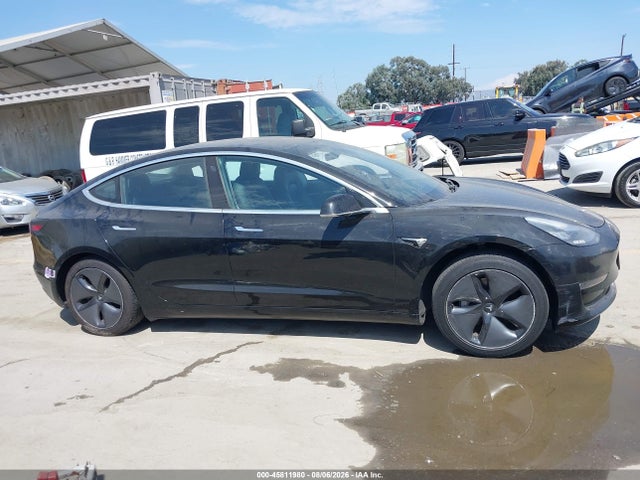 2018 Tesla Model 3 Long Range/mid Range მანქანა იყიდება აუქციონზე, vin: 5YJ3E1EA3JF151682, აუქციონის ნომერი: 45811980