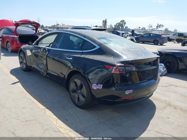2018 Tesla Model 3 Long Range/mid Range მანქანა იყიდება აუქციონზე, vin: 5YJ3E1EA3JF151682, აუქციონის ნომერი: 45811980