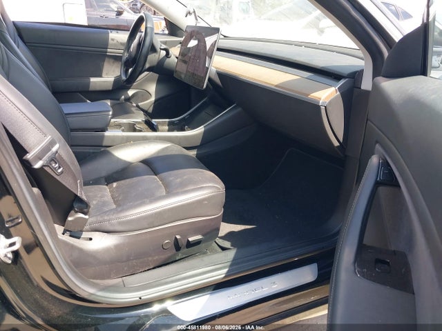 2018 Tesla Model 3 Long Range/mid Range მანქანა იყიდება აუქციონზე, vin: 5YJ3E1EA3JF151682, აუქციონის ნომერი: 45811980
