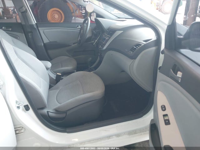 2015 Hyundai Accent Gls მანქანა იყიდება აუქციონზე, vin: KMHCT4AE3FU927934, აუქციონის ნომერი: 45812003