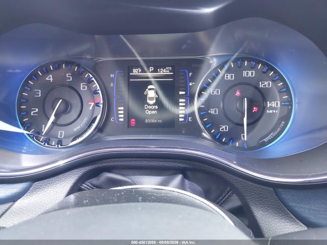 45812058 :رقم المزاد ، 1C3CCCDG1FN522651 vin ، 2015 Chrysler 200 S مزاد بيع