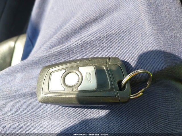 2014 Bmw 320i Xdrive მანქანა იყიდება აუქციონზე, vin: WBA3C3C56EF983698, აუქციონის ნომერი: 45812091