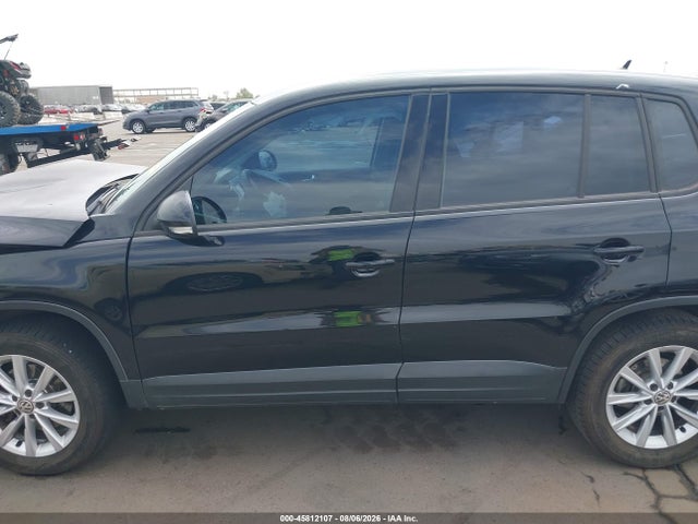 Продаж на аукціоні авто 2018 Volkswagen Tiguan Limited 2.0t, vin: WVGAV7AX7JK004901, номер лоту: 45812107