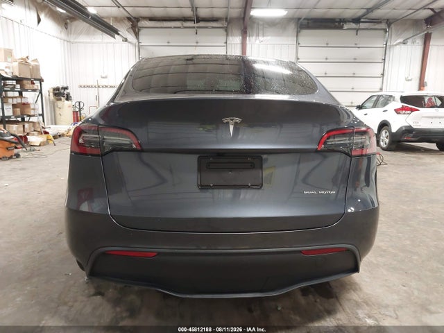 Продаж на аукціоні авто 2024 Tesla Model Y Long Range Dual Motor All-wheel Drive, vin: 7SAYGDEE2RA216747, номер лоту: 45812188