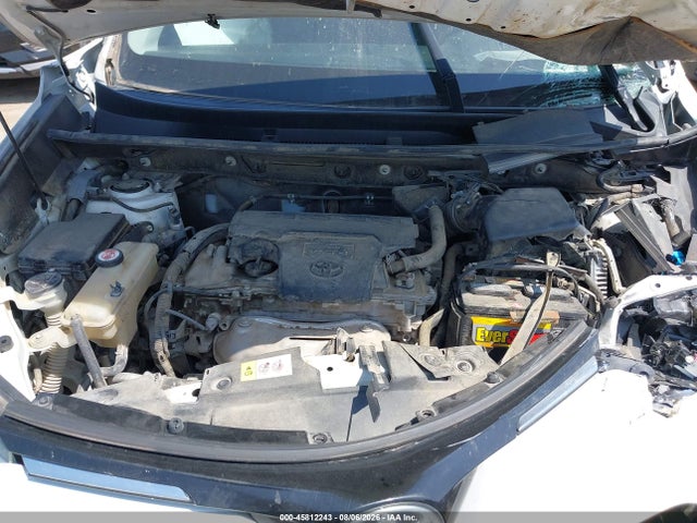 2018 Toyota Rav4 Le მანქანა იყიდება აუქციონზე, vin: JTMZFREV3JJ725585, აუქციონის ნომერი: 45812243