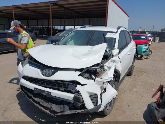2018 Toyota Rav4 Le მანქანა იყიდება აუქციონზე, vin: JTMZFREV3JJ725585, აუქციონის ნომერი: 45812243