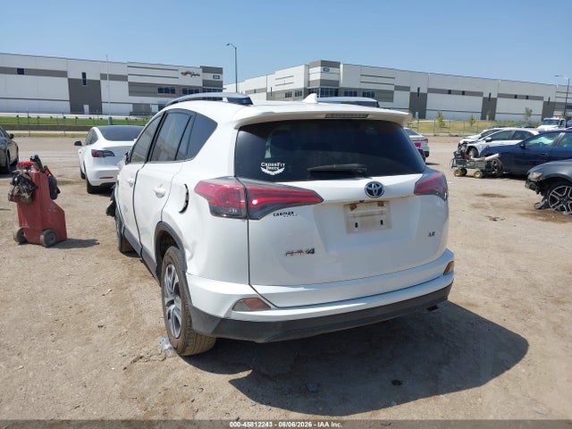2018 Toyota Rav4 Le მანქანა იყიდება აუქციონზე, vin: JTMZFREV3JJ725585, აუქციონის ნომერი: 45812243