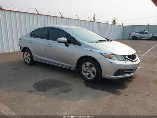 Продажа на аукционе авто 2015 Honda Civic Lx, vin: 2HGFB2F52FH557341, номер лота: 45812277