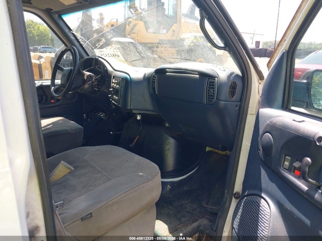 Auction sale of the 2002 Chevrolet Astro, vin: 1GCDM19X62B117651, lot number: 45812325