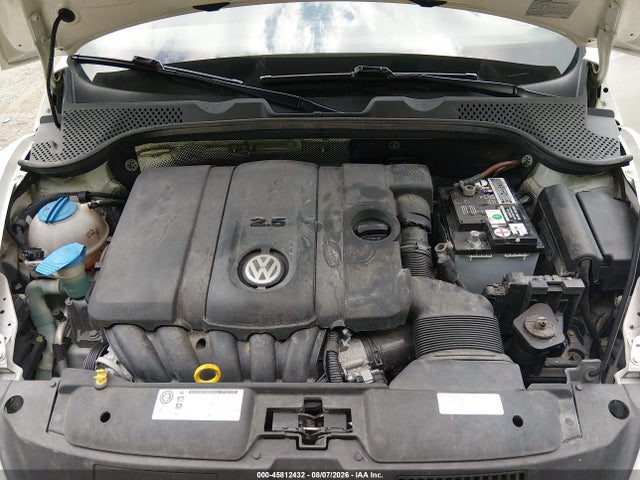 2014 Volkswagen Beetle 2.5l მანქანა იყიდება აუქციონზე, vin: 3VWJP7ATXEM628604, აუქციონის ნომერი: 45812432
