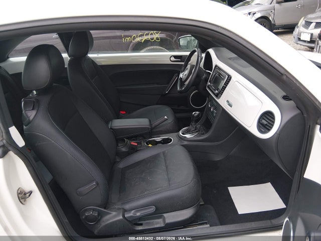 2014 Volkswagen Beetle 2.5l მანქანა იყიდება აუქციონზე, vin: 3VWJP7ATXEM628604, აუქციონის ნომერი: 45812432
