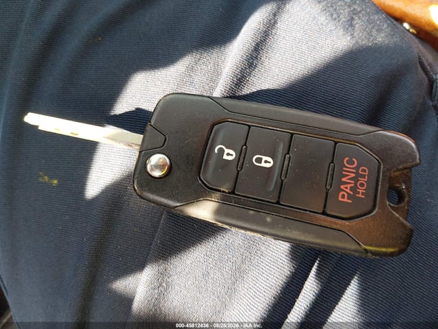 2015 Jeep Renegade Trailhawk მანქანა იყიდება აუქციონზე, vin: ZACCJBCT0FPB74678, აუქციონის ნომერი: 45812436